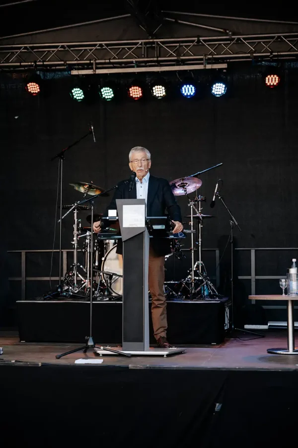 30 Jahre Roland-Initiative: Sommerfest 2025 mit Thilo Sarrazin und rockigem Ausklang